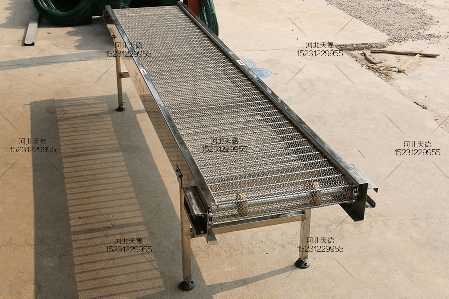 網(wǎng)帶輸送機(jī)